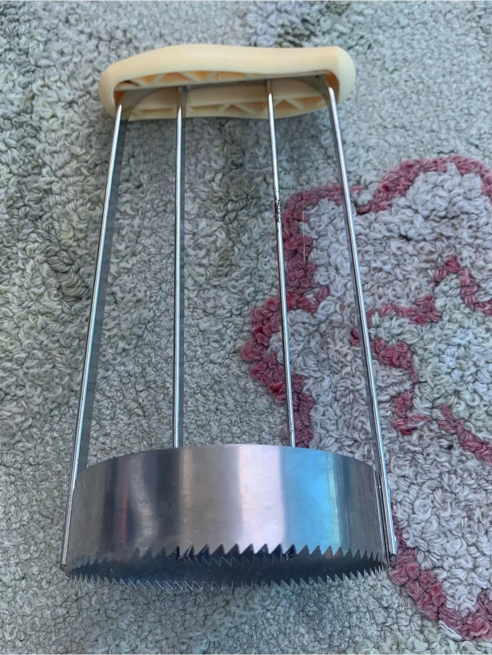 Pineapple cutter